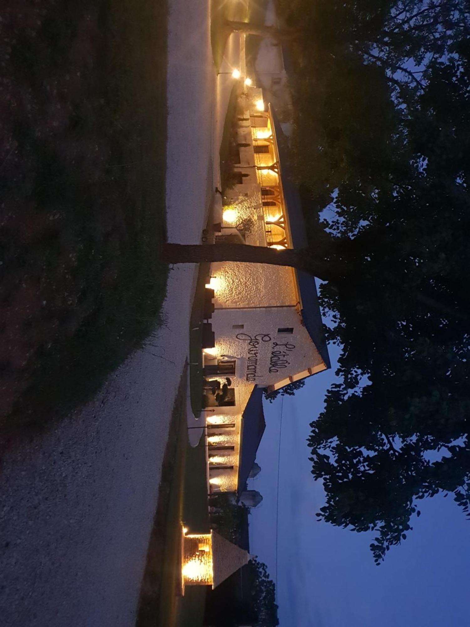 L'Etable Gourmande Chambres D'Hotes Et Ferme Auberge Aubas Bagian luar foto